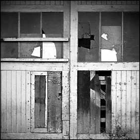 paledoorbw.jpg